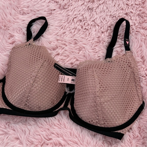 Victoria's Secret Other - NWT Victoria’s Secret Lined Plunge Fish net Bra